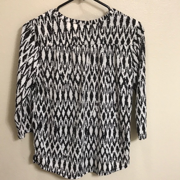 Woman’s H&M tunic style top in Black and Cream - Picture 4 of 4